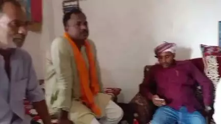 बांसडीह: बांसडीह कस्बे में रावत समाज विकास मंच भारत के बैनर तले सामाजिक उत्थान पर प्रबुद्ध जनों की बैठक आयोजित