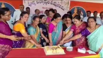 వాల్మీకిపురం పీవిసి ప్రభుత్వ ఉన్నత పాఠశాలలో పూర్వ విద్యార్థుల అపూర్వ సమ్మేళనం హర్షనీయం