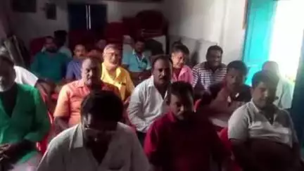 பவானி: காடையாம்பட்டியில் இந்திய கம்யூனிஸ்ட் கட்சி அலுவலகத்தில் கிளை கூட்டம் நடைபெற்றது - நடக்கவிருக்கும் பேரணி குறித்து ஆலோசனை