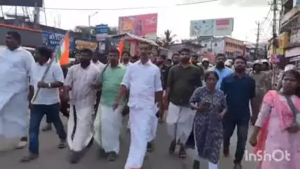 അടൂര്‍: യൂത്ത് കോൺഗ്രസ് ജില്ലാ സെക്രട്ടറിയുടെ അറസ്റ്റ്, നഗരത്തിൽ യൂത്ത് കോൺഗ്രസ് പ്രതിഷേധം