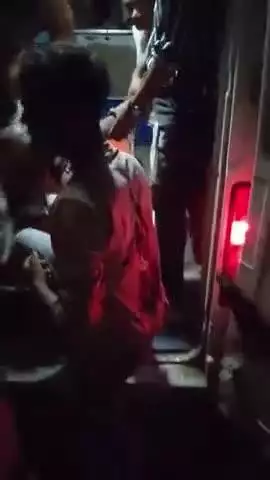 खागा: खखरेरू के नट डेरा मजरे हकीमपुर खतंवा में बकरी जाने पर दबंगों ने की मारपीट, 5 लोग घायल, 2 की हालत गंभीर