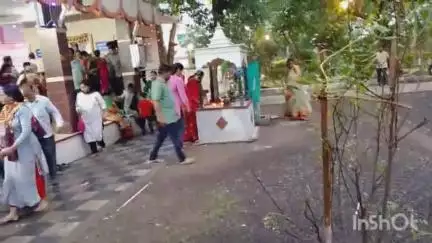 अमरावती: साईनगर येथील विठ्ठल रुक्माई मंदिरात भाविकांची दर्शनाकरता दिवसभरापासून सायंकाळपर्यंत मोठी गर्दी