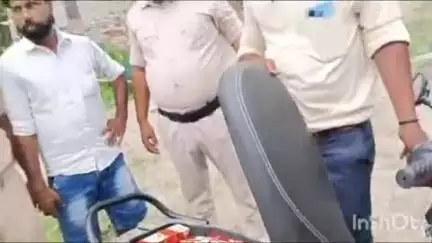 बरौली: बरौली थाना पुलिस ने स्कूटी में छुपाई 17 लीटर शराब के साथ दो लोगों को किया गिरफ्तार