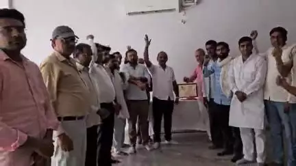 तारानगर: तारानगर में डॉ. श्यामा प्रसाद मुखर्जी की जयंती पर उनकी प्रतिमा पर पुष्प अर्पित कर हर्षोल्लास के साथ मनाई गई