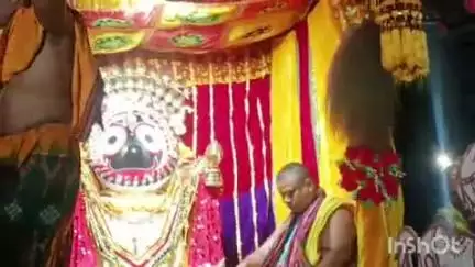 ଫୁଲବାଣୀ ସହର: କନ୍ଧମାଳ ଜିଲ୍ଲାର ବିଭିନ୍ନ ସ୍ଥାନରେ ଆଜି ମହାପ୍ରଭୁ ଙ୍କ ସୁନାବେଶ ଅନୁଷ୍ଠିତ।ହଜାର ହଜାର ଭକ୍ତ ଙ୍କୁ ଆଜି ମହାପ୍ରଭୁ ଦର୍ଶନ ଦେଲେ