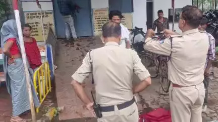 दमोह: आम चौपरा में अज्ञात कारणों से महिला ने फांसी लगाकर की आत्महत्या, पोस्टमार्टम के बाद शव परिजनों को सौंपा