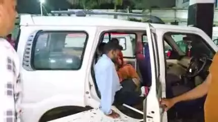 बैतूल नगर: सोमवारी गांव के पास जार चालक ने बाइक सवार दंपति को मारी टक्कर, पति-पत्नी घायल