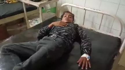 टीकमगढ़: तखा मजरा: शराबी ने 7 साल के बच्चे से की मारपीट, ज़िला अस्पताल में भर्ती