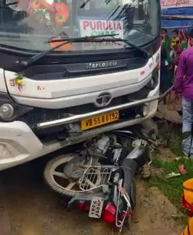 चास: संथालडीह मोड़ के पास बस ने बाइक सवार को मारी टक्कर, बाइक सवार गंभीर रूप से घायल