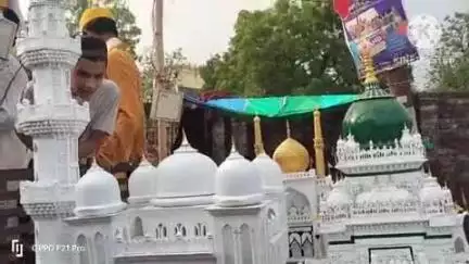संभल: संभल में बड़े धूमधाम से निकले ताजिया, थर्माकोल और घास से मस्जिद को दर्शाया गया, कई दिनों में तैयार हुआ