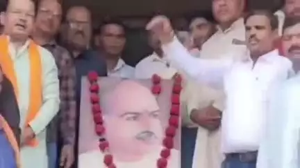 मुलताई: मुलताई में कश्मीर के लिए बलिदान देने वाले पंडित श्यामा प्रसाद मुखर्जी की जन्म जयंती पर विशेष कार्यक्रम