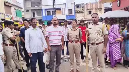 बेगुं: बेगू नगर के मुख्यमार्गों से मुस्लिम समुदाय के युवाओं ने निकाला ताज़िए का जुलूस