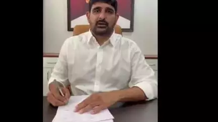 హుజూరాబాద్: పట్టణంలో కల్యాణ లక్ష్మి ప్రపోజల్స్‌పై సంతకాలు చేసి, ప్రభుత్వం తులం బంగారం ఇవ్వాలని MLA కౌశిక్ రెడ్డి డిమాండ్