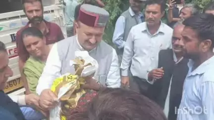 नेरवा: विधायक बलवीर वर्मा ने करसोग का किया दौरा, आपदा प्रभावितों को राहत सामग्री की वितरित