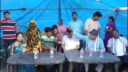 ডেবরা: সিংয়েরগড়ে মহরম উদযাপন উপলক্ষ্যে তাজিয়া প্রদর্শনী ও লাঠি খেলায় উপস্থিত বিধায়ক