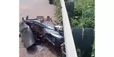 കൊട്ടാരക്കര: പൊലിക്കോട് ഇരുചക്ര വാഹനവും പിക്കപ്പും കൂട്ടിയിടിച്ച് മൂന്നു പേർക്ക് പരിക്ക്