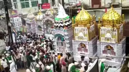 शाहगढ़: शाहगढ़ में मुस्लिम समाज ने इमाम हुसैन की शहादत की याद में निकाले ताजिये