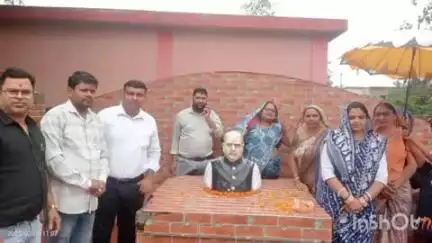 तिल्दा: नेवरा में भाजपाइयों ने मनाई डॉ. श्यामा प्रसाद मुखर्जी की जयंती