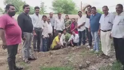 बेगुं: भाजपा बेगू नगर मंडल ने नीलकंठ महादेव मंदिर परिसर में मनाई डॉ. श्यामा प्रसाद मुखर्जी की जयंती