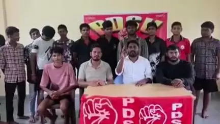 ఆర్మూర్: పెండింగ్‌లో ఉన్న స్కాలర్షిప్, ఫీజు రియంబర్స్మెంట్ బకాయిలు విడుదల చేయాలని డిమాండ్ చేసిన పీడీఎస్యూ నాయకులు