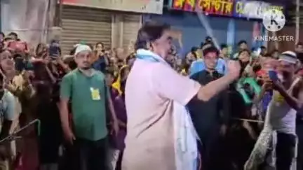 বিষ্ণুপুর: স্কুলডাঙ্গায় মহরমের তাজিয়ায় নিজের হাতে লাঠি ঘোরালেন তৃণমূল সাংসদ অরূপ চক্রবর্তী