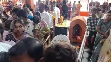 సిరిసిల్ల: పట్టణంలోని శ్రీ రుక్మిణి విఠలేశ్వర స్వామి దేవాలయంలో తొలి ఏకాదశి వేడుకలు నిర్వహణ, అధిక సంఖ్యలో పాల్గొన్న భక్తులు