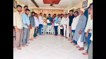 బెల్లంపల్లి: కాసిపేట మండల వ్యాప్తంగా 13 మంది లబ్ధిదారులకు సీఎం రిలీఫ్ ఫండ్ చెక్కులను అందజేసిన కాంగ్రెస్ మండల అధ్యక్షుడు ప్రదీప్