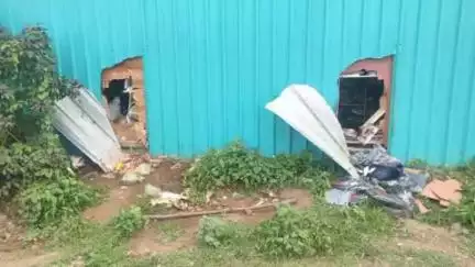 पैठण: शहरातील महेश चौक येथे अज्ञात चोरट्यांनी तीन ते चार दुकाने फोडून साहित्य केले चोरी, पोलिसांत गुन्हा दाखल