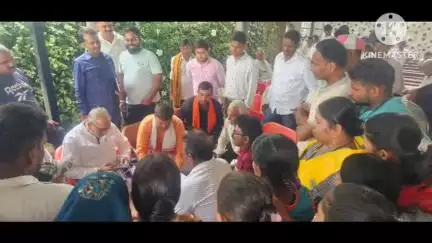 बरही: विधायक मनोज यादव ने जनता दरबार में सुनी लोगों की समस्याएं, समाधान का दिया आश्वासन