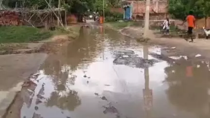 महाराजगंज: गोपाला में जलजमाव से ग्रामीण परेशान,ताजिया जुलूस में भी आई भारी दिक्कत #jansamasya