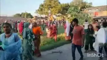 मेहरमा: डोय कर्बला मैदान में मुहर्रम जुलूस में कुमरडीहा और हरिपुर के बीच विवाद, पत्थर चले, 6 घायल, 4 रेफर