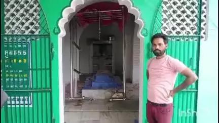 खैर: टप्पल में मोहर्रम के मौके पर अराजक तत्वों ने दरगाह में घुसकर मजार को किया क्षतिग्रस्त, उखाड़ी स्टील की रेलिंग