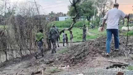 हरिहरगंज: पिपरा थाना क्षेत्र के बूढ़ा रौंधागांव में पुलिस अधीक्षक के निर्देश पर पुलिस ने शराब के खिलाफ चलाया छापेमारी अभियान