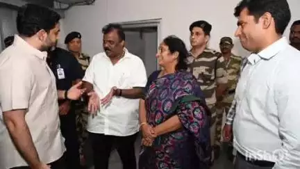 రేణిగుంట విమానాశ్రయం చేరుకున్న ఏపీ మంత్రి నారా లోకేష్