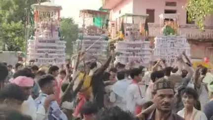 बमोरी: बमोरी में निकला मोहर्रम का जुलूस, बड़ी संख्या में मुस्लिम समाज के लोग हुए शामिल