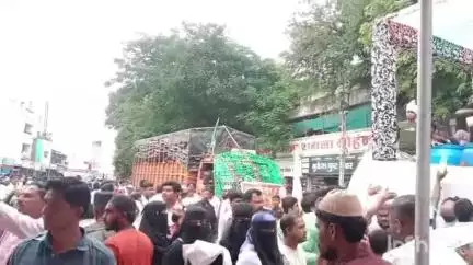 मिरज: मिरजेत ऐतिहासिक मोहरम सणाची हिंदू मुस्लिम भाविकांच्या अलोट गर्दीत सांगता