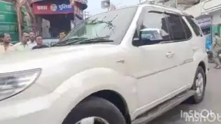 चतरा: चतरा में मुहर्रम त्योहार के मौके पर उपायुक्त और एसपी ने अधिकारियों के साथ जुलूस मार्ग का जायजा लिया