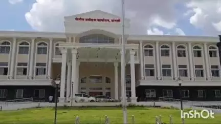 मिरज: जिल्ह्यात पोलिसांचे कोम्बिंग ऑपरेशन,
१९ जणांकडून हत्यारे जप्त; गांजा ओढणारे ४३ जण सापडले