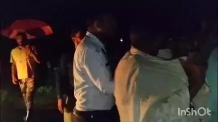 अनूपपुर: शाजहाँ टोला मोड़ पर बाढ़ का कहर: तेज़ बहाव में बही स्विफ्ट डिज़ायर, पुलिस कर रही तलाश