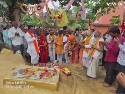 झारडा: देवशयनी एकादशी पर्व पर श्री स्वर्णगिरी पर्वत परिक्रमा का भव्य आयोजन
