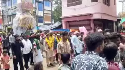 गढ़ी: गढ़ी परतापुर में मोहर्रम पर निकाला गया ताजियों का जुलूस