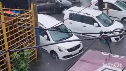 खतौली: खतौली कस्बे में जल निकासी की उचित व्यवस्था न होने के चलते कस्बे वासी एवं दुकानदार परेशान#jansamasya