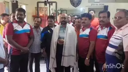 दुर्ग: शिवाजी नगर जोन 4 के आयुक्त ने उदय मंडल भिलाई के कबड्डी खिलाड़ियों के साथ मिलकर 21 वृक्ष लगाए