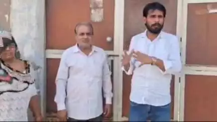 श्रीगंगानगर के मिर्जावाला में एक निजी फाइनेंस कंपनी द्वारा मकान कुड़कने के मामले में माकपा नेताओं ने तोड़े ताले