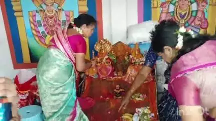 గన్నేరువరం: తొలి ఏకాదశి సందర్భంగా కాసింపేట ప్రముఖ పుణ్యక్షేత్రం మానసా దేవి ఆలయంలో ప్రత్యేక పూజలు, సామూహిక సత్యనారాయణ వ్రతాలు నిర్వహణ