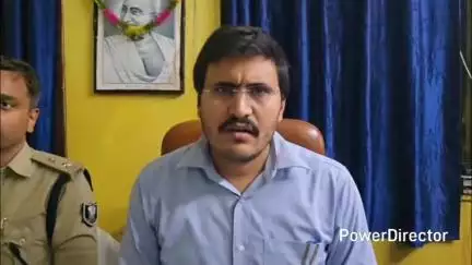 कटिहार: DM मनेश कुमार मीणा ने पत्थरबाजी के बाद असामाजिक तत्वों पर कड़ी कार्रवाई की बात कही
