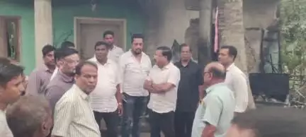 ଭଦ୍ରକ ଗ୍ରାମାଞ୍ଚଳ: ଆଗରପଡ଼ା ସ୍ଥିତ ରାଉତରାୟ ପୁର ଠାରେ ଅଗ୍ନି ବିପନ୍ନ ପରିବାରଙ୍କୁ ଭେଟିଲେ ବିଧାୟକ