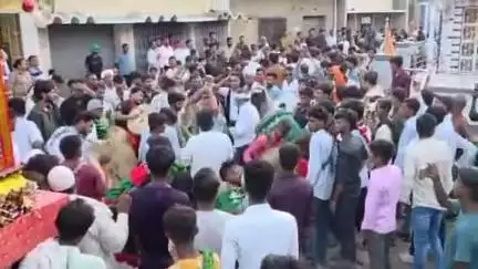 खजनी: बेलघाट थाने की विभिन्न पंचायतों में शांतिपूर्ण माहौल में संपन्न हुआ मुहर्रम, थाना अध्यक्ष रहे उपस्थित