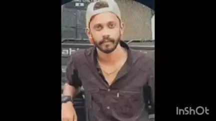 കോട്ടയം: അയ്‌മനത്ത് ബൈക്ക് വൈദ്യുതി പോസ്റ്റിൽ ഇടിച്ച് യുവാവ് മരിച്ചു