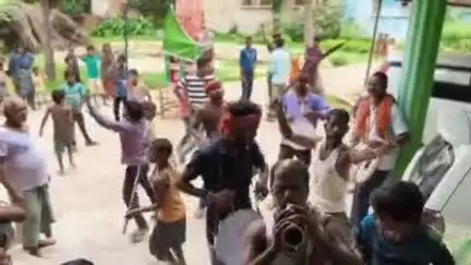 कलुआही: मोहर्रम पर प्रखंड के विभिन्न गांवों में निकला ताजिया जुलूस, लाठी भाला का हुआ प्रदर्शन